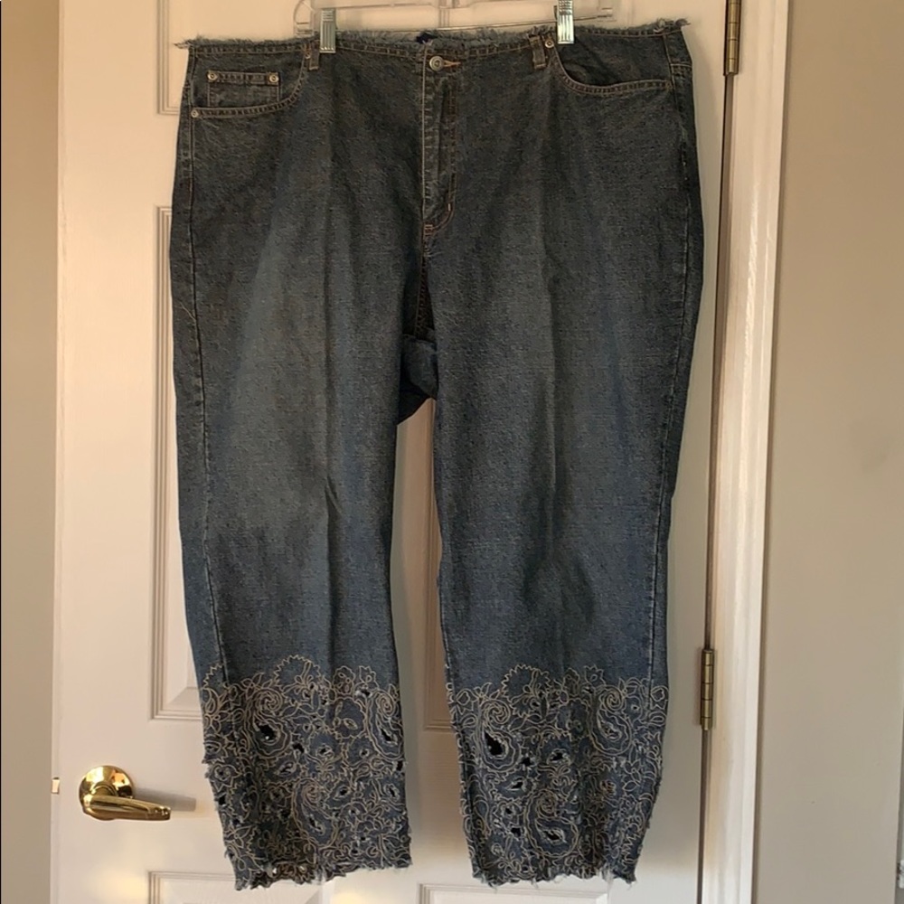 Cropped jeans! Fun details!